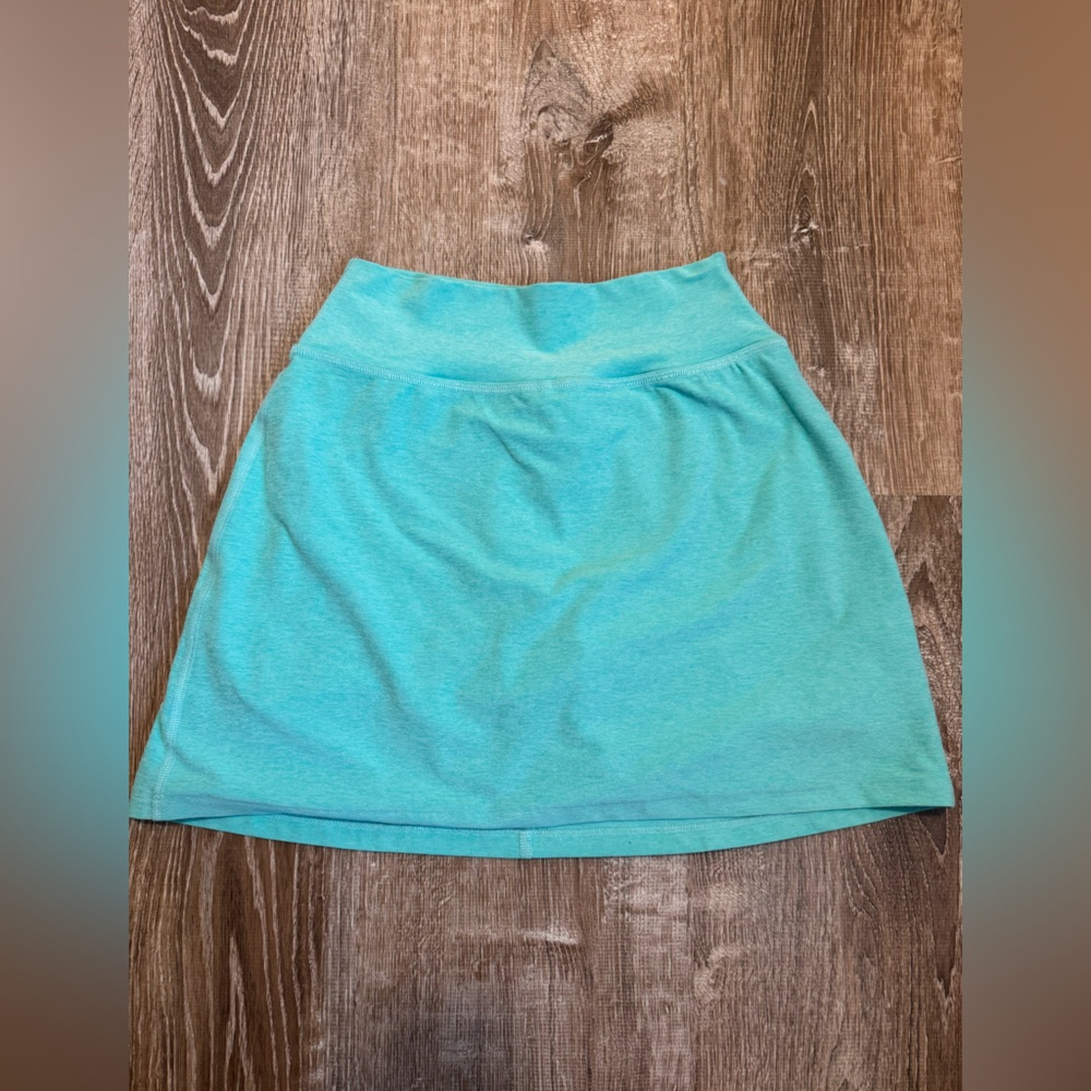 Beyond Yoga skirt in teal